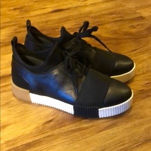 Marc Fisher Sneakers